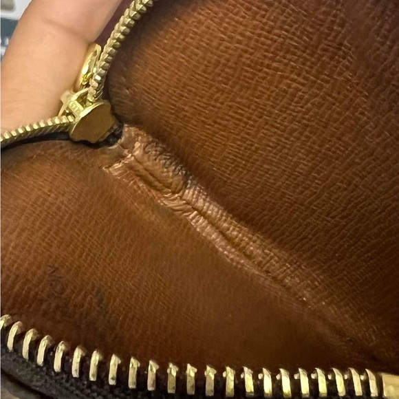 Louis Vuitton round Coin purse - Picture 3 of 7